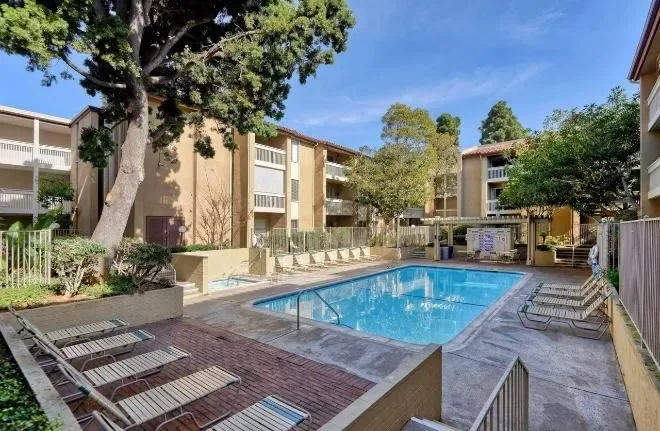 Apartment building 